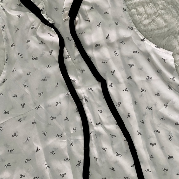 ⛔️⛔️SOLD⛔️⛔️ S.R. by Sweet Rain sleeveless top - Picture 2 of 7